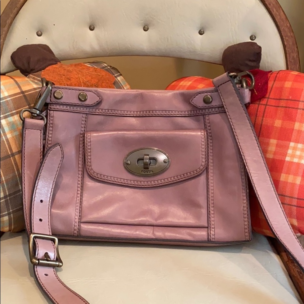 Fossil Crossbody Purse Mauve Color Like New!! 💜💜